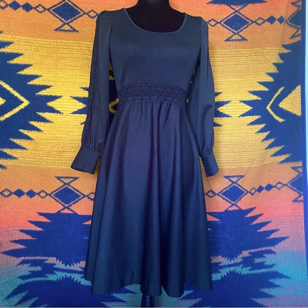 American Vintage | Dresses | Vintage 6s Mod Style Dress Long Sleeve Lace  Waist Arms U Neckline Small | Poshmark
